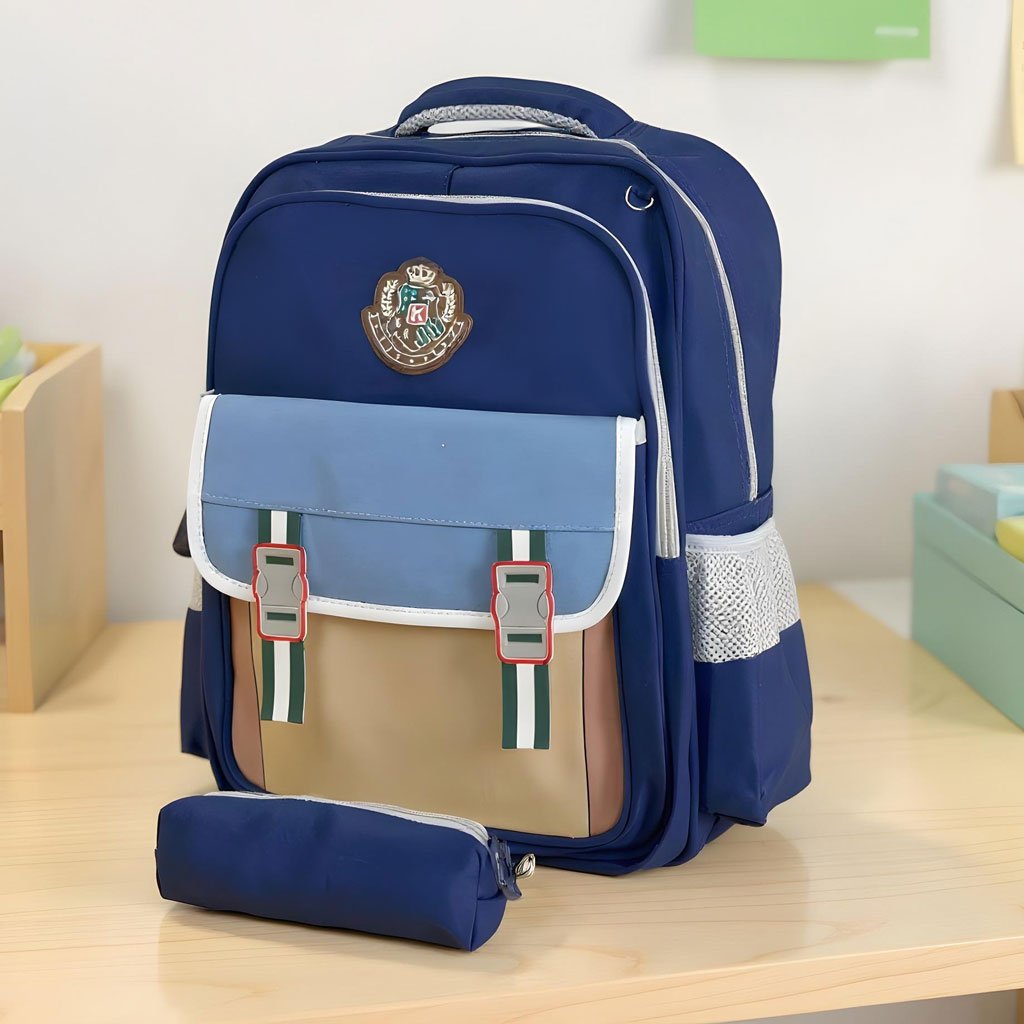 Sac-a-dos-KBAG-BleuV2-CNC-1.jpg Sac à Dos pour Enfants avec Trousse Assortie KBAG Bleu Nuit V2 – حقيبة ظهر مدرسية للأطفال مع مقلمة أزرق ليلي - الصورة 1