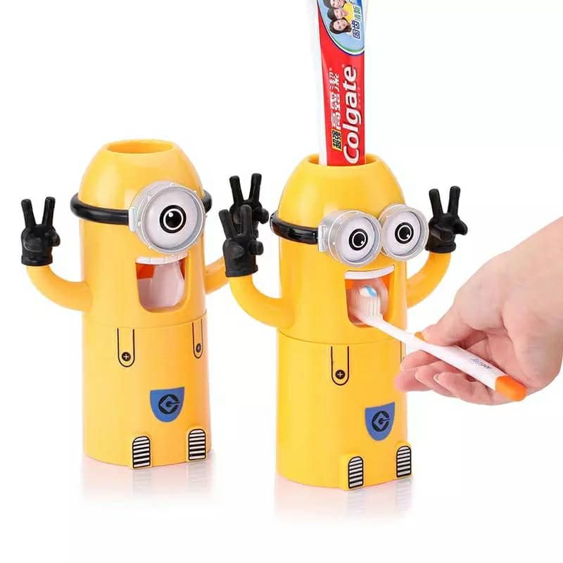 WhatsApp-Image-2022-09-01-at-8.08.15-PM-2.jpeg Minions Distributeur et porte brosse a dent 2 in1 presse-dentifrice automatique pour enfants - الصورة 1