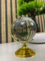⁦Globe en cristal décoratif rotatif parfait pour un bureau - كرة كريستالية بخريطة العالم⁩ - الصورة ⁦3⁩